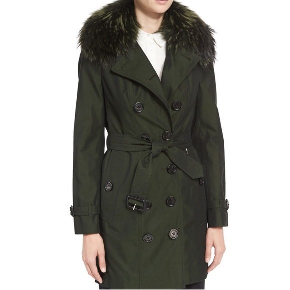 Burberry Sandringham Trench coat with removable fur collar in dark olive green - Picture 3 of 17